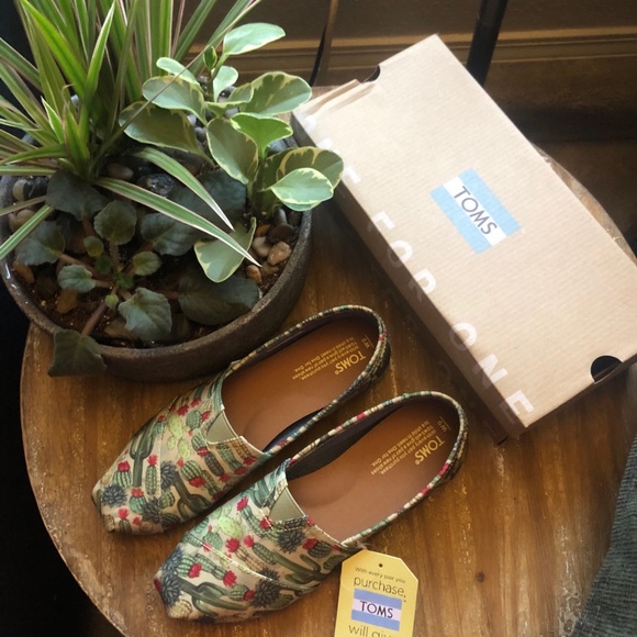 Toms Shoes - Tom’s cactus print alpargatas.